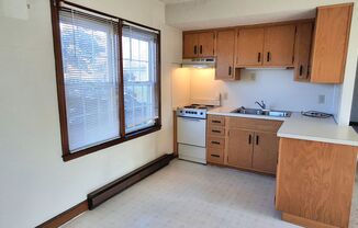 2 beds, 1 bath, $995, Unit Apt. 202