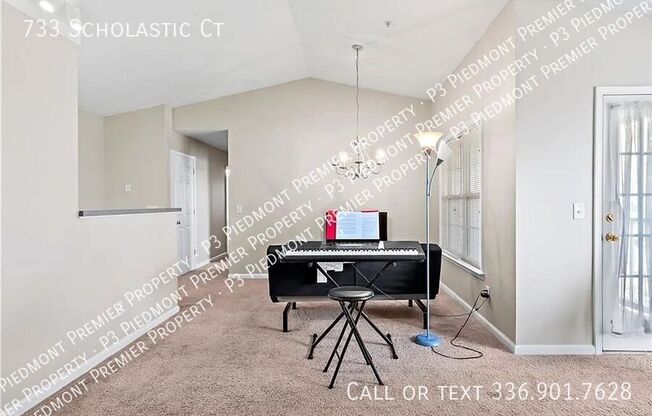 733 SCHOLASTIC CT