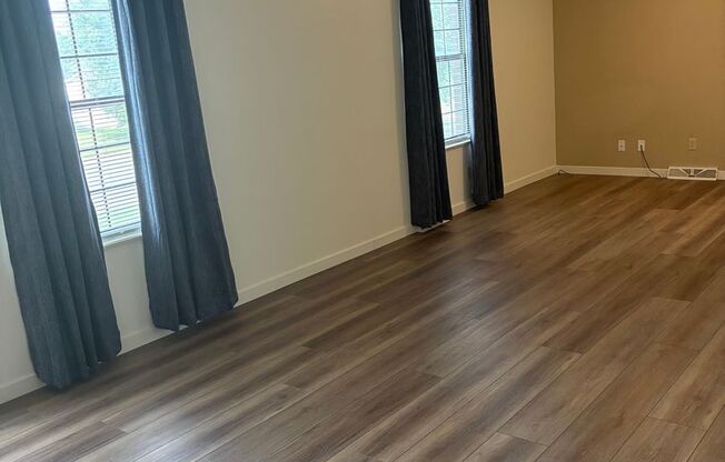 Beautiful 3-Bedroom, 3-Bath Home With Great Backyard For Hosting!