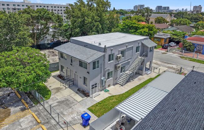 600 NW 25 CT