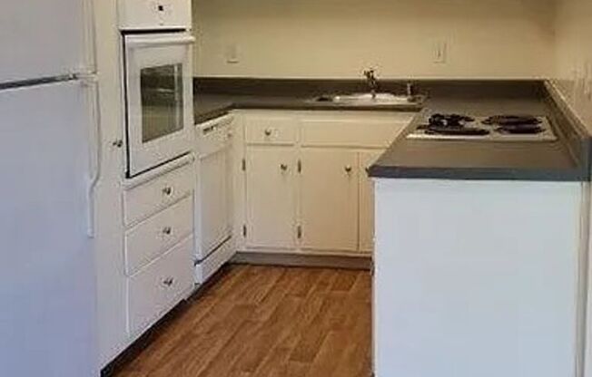 Light, bright, and airy condo in the heart of downtown Walnut Creek!