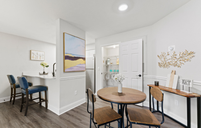 1 bed, 1 bath, 823 sqft, $1,650, Unit 1216
