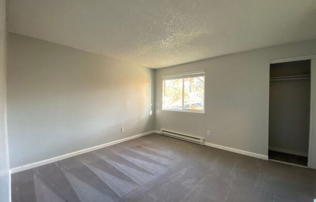 2 beds, 1 bath, 807 sqft, $1,725, Unit D1