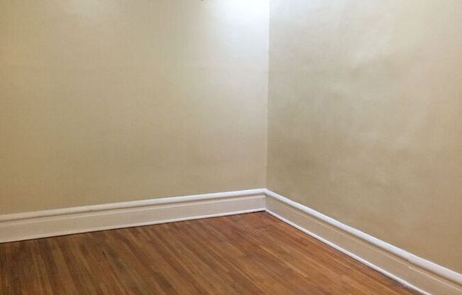 248 1/2 W 5 AVE FRONT