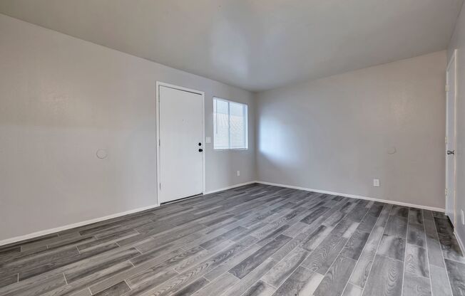 HALF OFF 1st Month rent!!! Elevate Your Living Experience! Apply at Eugie today!!!