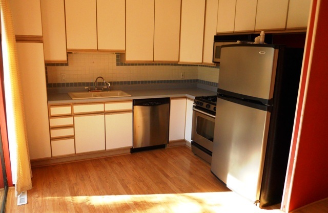 Three bedroom on Broadway in N. Boulder