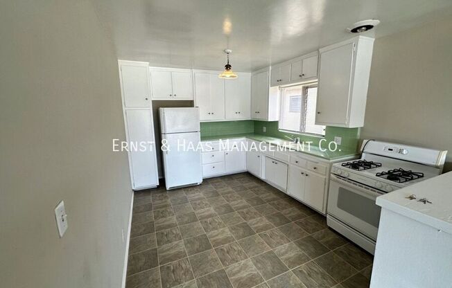 1325 E 7 ST
