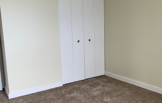 2 beds, 1 bath, 900 sqft, $1,461, Unit 512