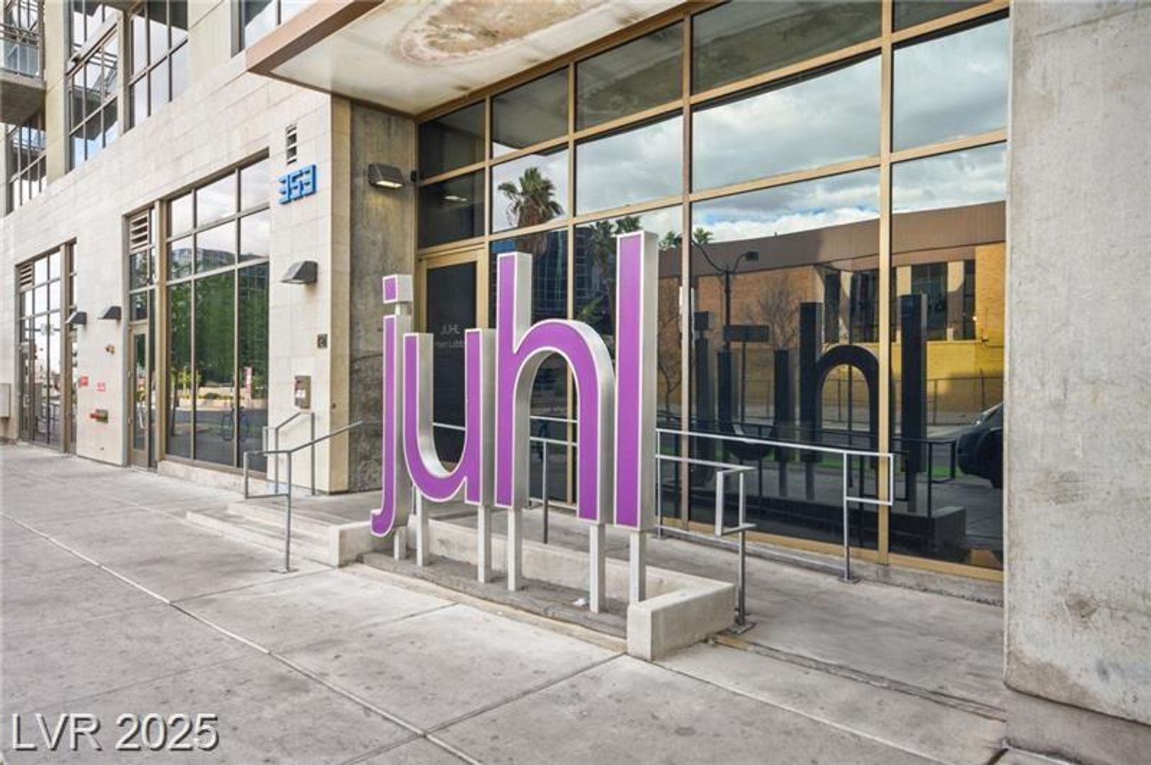 Perfection Plus +++ Enjoy the elevated lifestyle offered at The Juhl!