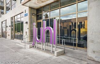 1 bed, 2 baths, $2,977, Unit Juhl Highrise