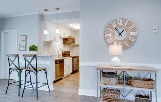 Breakfast Bar at Nob Hill Apartments, Tennessee