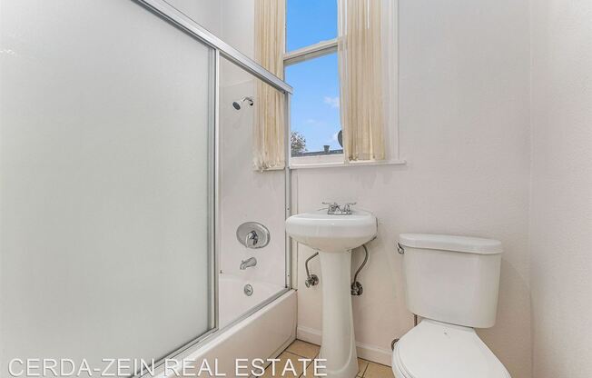 2056 Encinal Ave #2 - 1+ bedroom / 1 bathroom