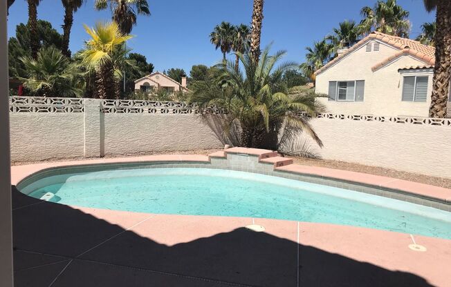 3 Bedroom in Desert Shores!