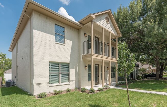 ** MOVE IN 7/4/2025** 5 Bedroom 3.5 Bath Walking Distance to TCU Campus Free Monthly Light Housekeeping