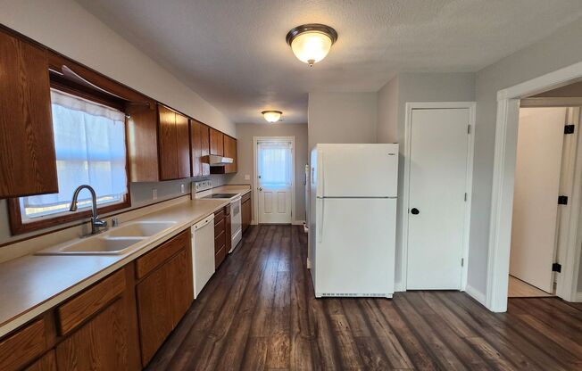 3 beds, 1 bath, $1,795