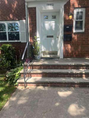 2 beds, 1 bath, $2,300