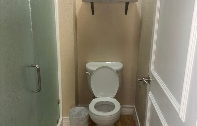 2 beds, 2 baths, $2,195, Unit 213