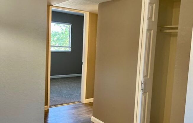 2 beds, 2 baths, 900 sqft, $1,695, Unit 26