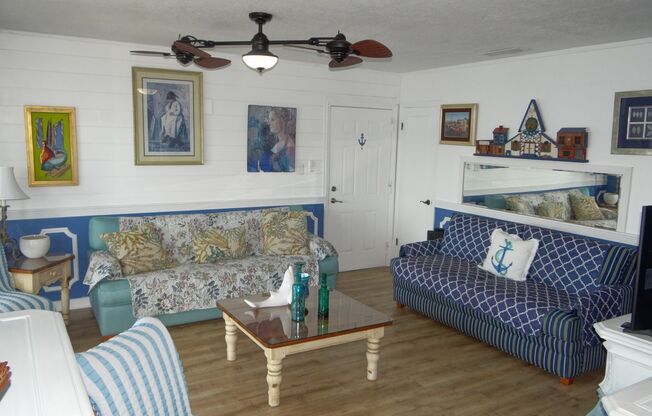 2 beds, 1 bath, $1,950