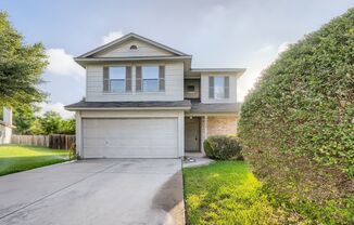 Less than 10 miles to Randolph AFB!