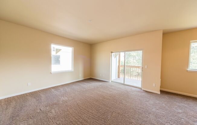 The Best of Both Worlds: Nature at your Doorstep, City at your Fingertips!