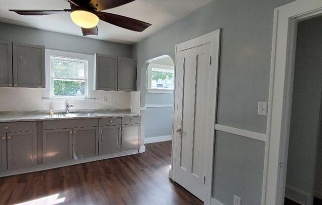 Beautiful CLE 4 bed/2 bath  - Available NOW!