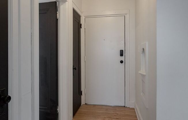 1 bed, 1 bath, 560 sqft, $1,090, Unit 108