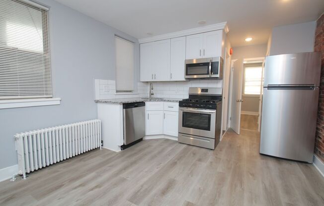 1 bed, 1 bath, 400 sqft, $1,250, Unit 1st Fl Rear