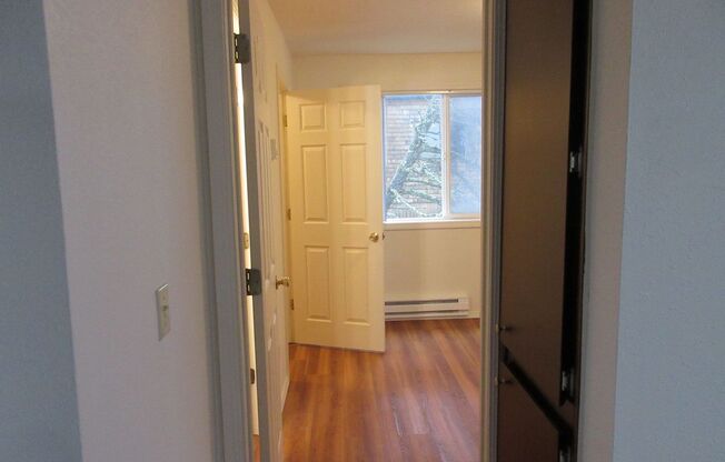 1 bed, 1 bath, $1,475, Unit 580/A/8