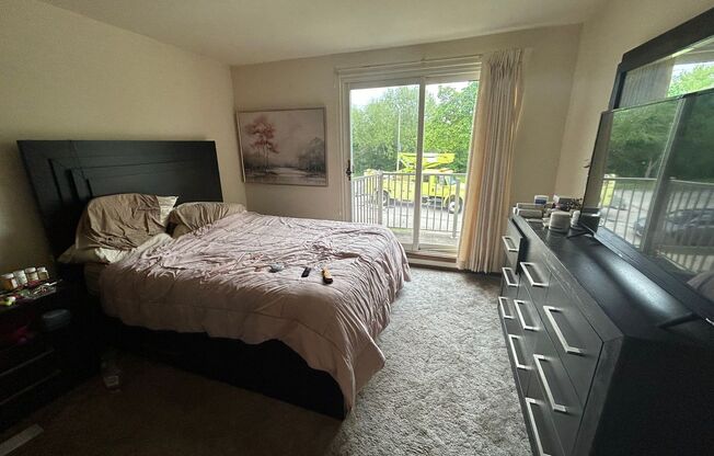 1 bed, 1 bath, $1,025, Unit 5