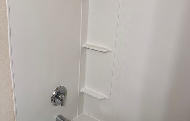 1 bed, 1 bath, 410 sqft, $1,650, Unit 411