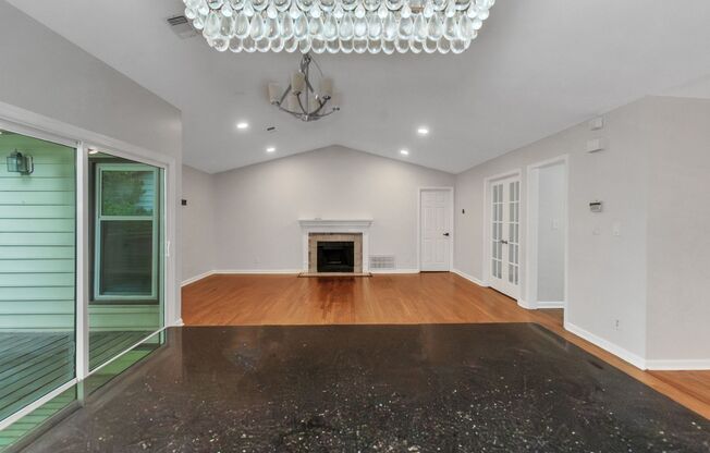 3 beds, 2 baths, $2,800