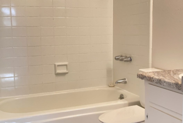 1 bed, 1 bath, 550 sqft, $1,295, Unit 37