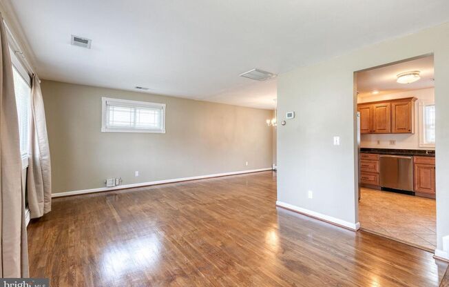 Welcome to 177 Roland Road, a 3bd 2bth home in the lovely Riviera Beach community of Pasadena.