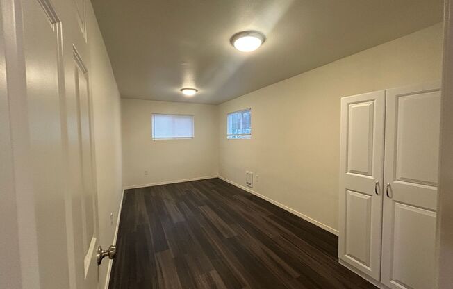 4 beds, 1 bath, $1,895, Unit 6