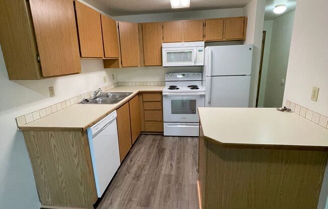 2 beds, 1.5 baths, 900 sqft, $1,600, Unit C104