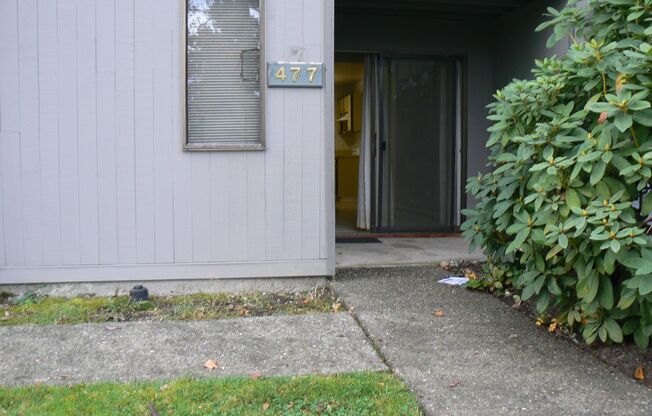 Cozy Studio Condo at Gated, Sixty-01 Complex!
