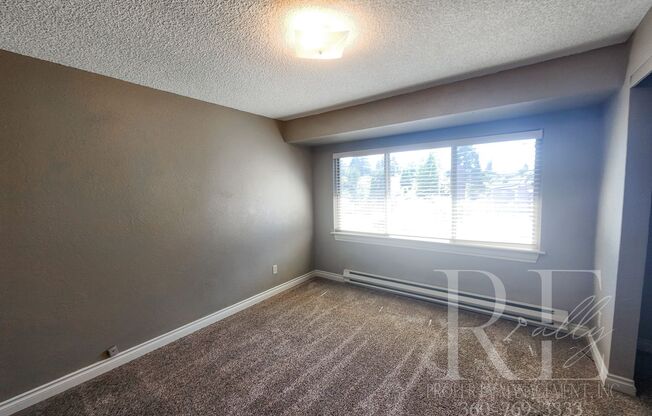 2 beds, 1 bath, $1,745, Unit 1343-A Whitney Ave