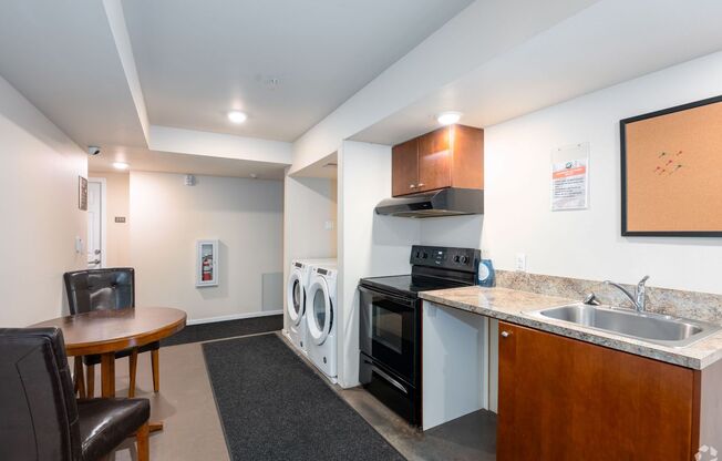 Studio, 1 bath, 154 sqft, $1,425, Unit 556
