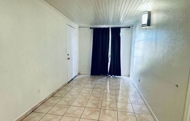 1 bed, 1 bath, 500 sqft, $1,595