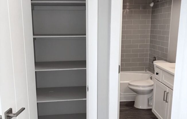 2 beds, 1 bath, 830 sqft, $1,395, Unit 49