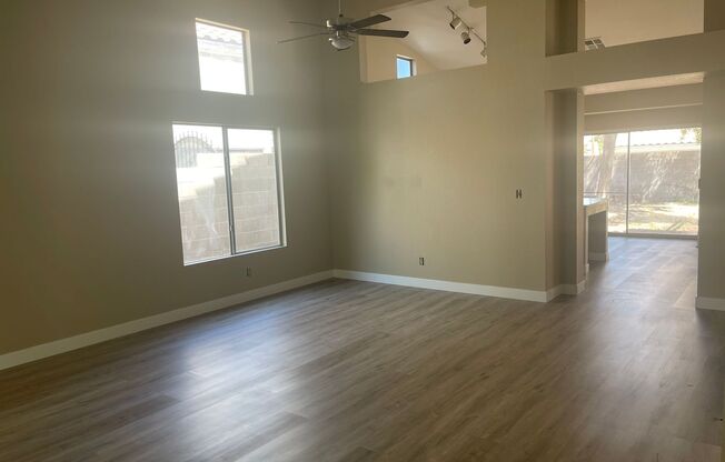 2226 Crown Valley - Ranch w/3 Car Garage
