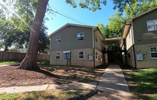 727 E LENOIR ST