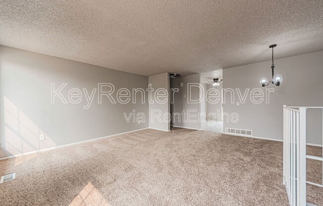 4560 N EUREKA CT