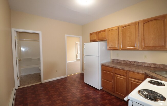 2 beds, 1 bath, $1,430, Unit 2W