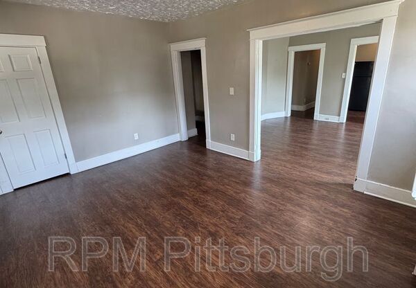 311 313 W BURGESS ST