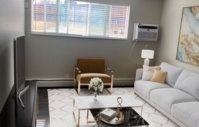 2 beds, 1 bath, 740 sqft, $1,185, Unit 1210-101