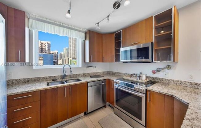 1945 S Ocean Dr cu-714, Hallandale Beach, FL 33009