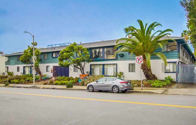 Hollyview Apartments