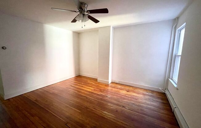 1 bed, 1 bath, $1,075